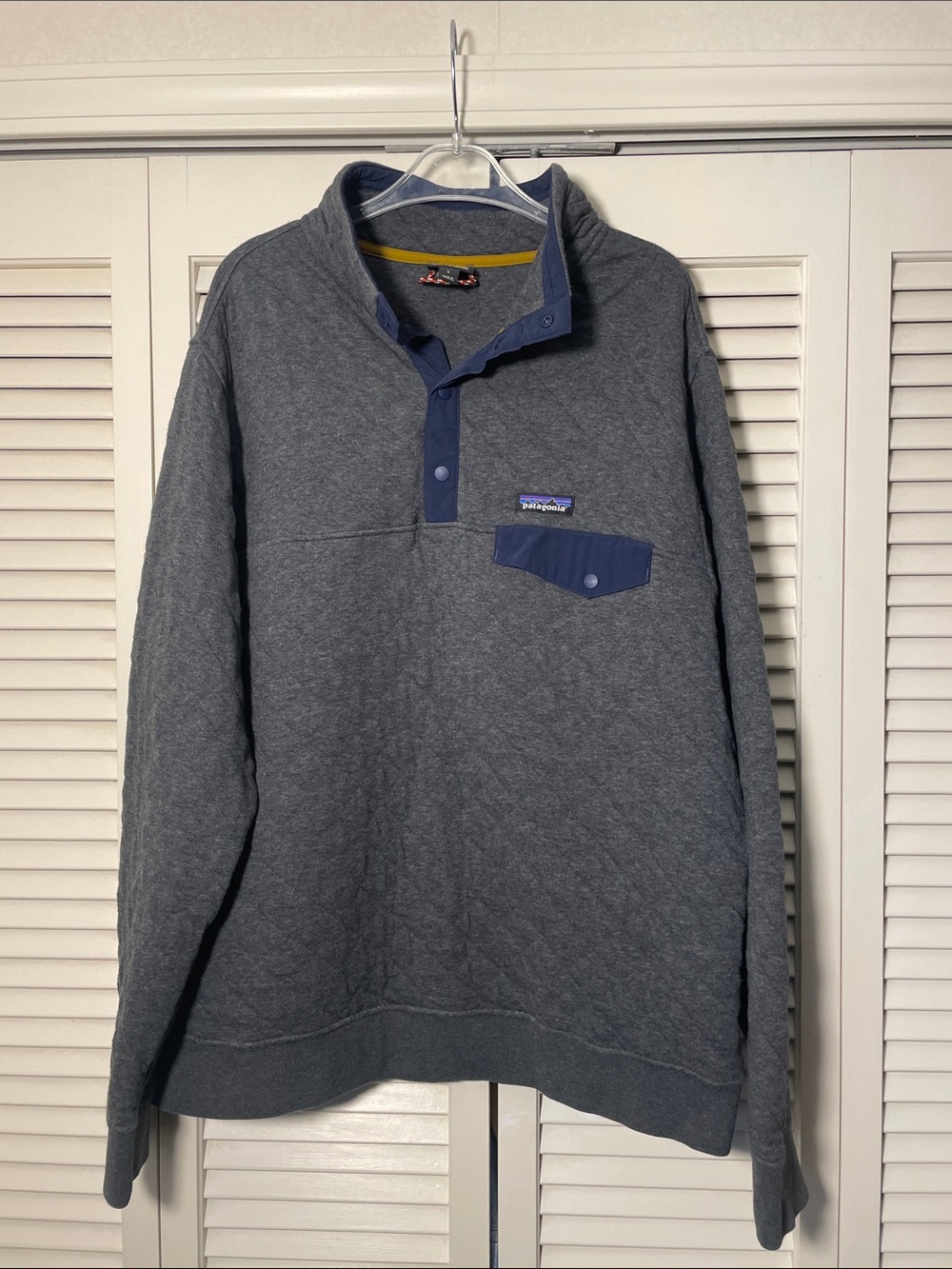 Patagonia Men’s Organic cotton Quilt Snap-T Pullover Sz L Charcoal gray w/ navy